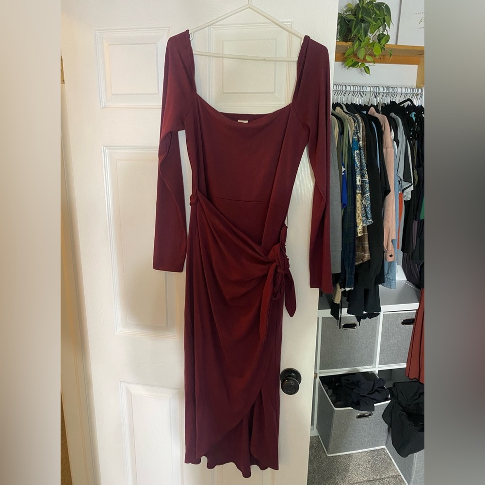 Aritzia Saturn Longsleeve Midi Dress